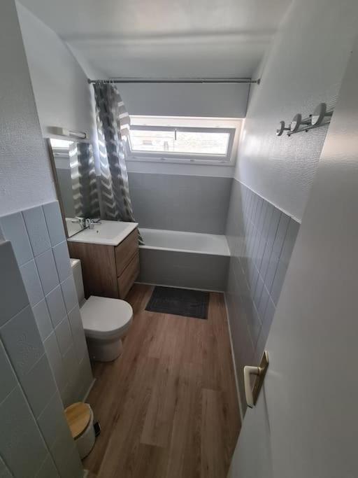 50M De La Plage: Studio Au Coeur Du Centre ! Apartman Saint-Cast-le-Guildo Kültér fotó